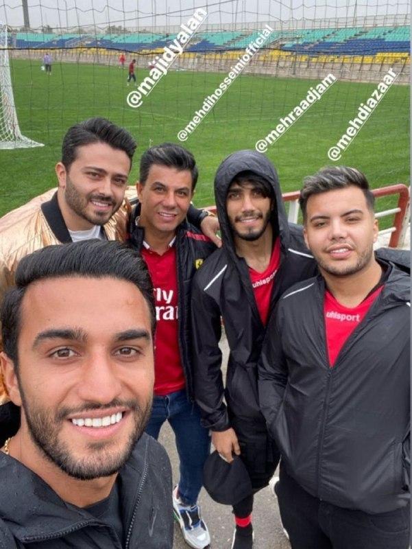 خواننده معروف، پرسپولیسی از آب درآمد عکس خواننده معروف، پرسپولیسی از آب درآمد