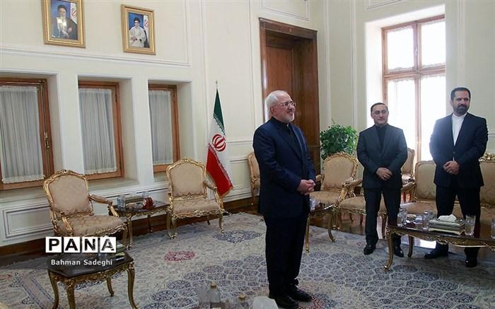 تقدیم استوارنامه های سفرای اسلواک، تایلند و ژاپن به ظریف تقدیم استوارنامه های سفرای اسلواک، تایلند و ژاپن به ظریف