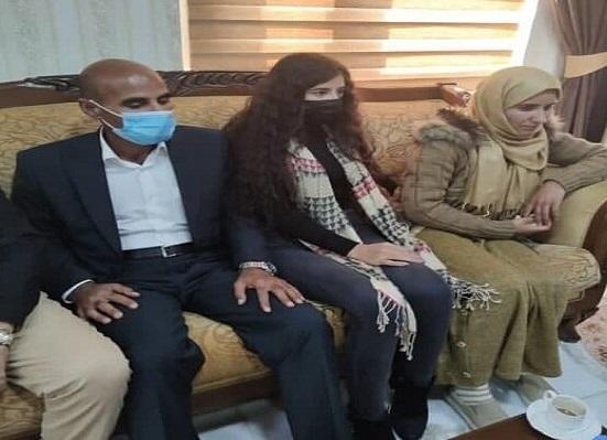 آزادی یک اسیر زن ایزدی از دست گروه تروریستی داعش آزادی یک اسیر زن ایزدی از دست گروه تروریستی داعش