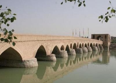 محدوده پل تاریخی شهرستان می تواند به محور گردشگری اصفهان تبدیل شود