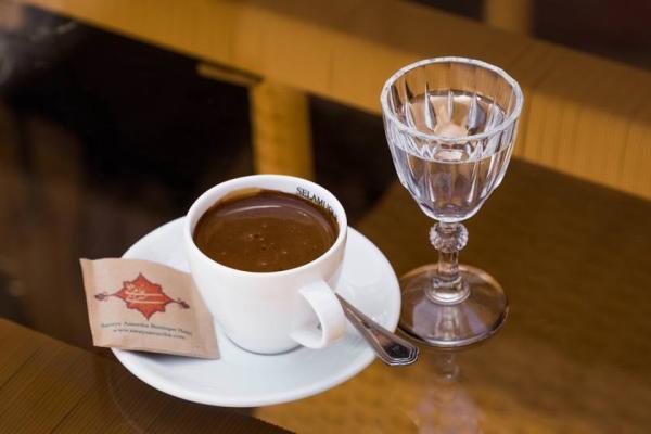 سرای قهوه عامری ها: لذت یک فنجان آرامش در فضای سنتی